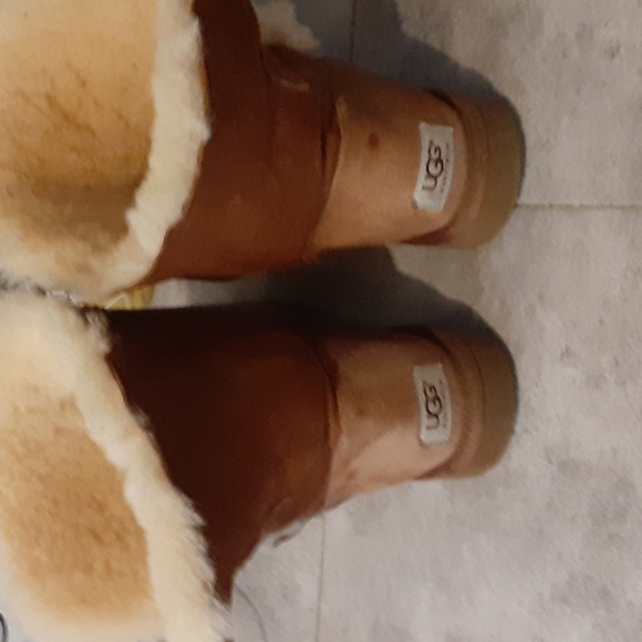 UGG size 8 - Picture 4 of 5